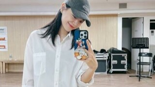 230623 KIM SEJEONG "잠깐 얼굴 좀 볼까나/Can I see your face for a second?"