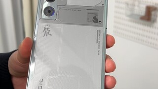Red Magic 9 Pro+: A phone with a flat back