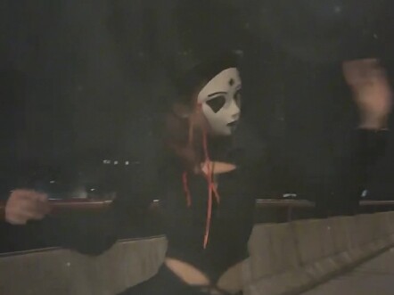 أرقص مع الوحدة! الوحدة تحتفل من أجلي!