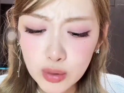 Kim Min-seo would really do absolutely anything to get attention!! Pretending to limp to torment her