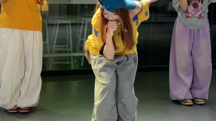 เวอร์ชันเต็มมาแล้ว ชอบท่าเต้นนี้มากจริงๆ เลย~ ช่วยมอบพลังมหาศาลให้กับฉันเลย!!