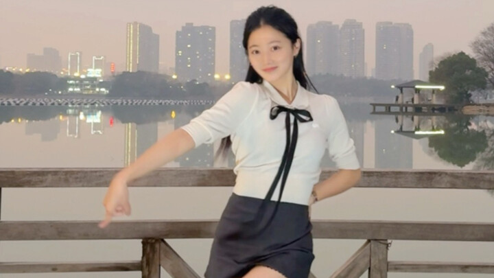 เวอร์ชันมิกซ์แอนด์แมตช์กระโปรงสั้นมาแล้ว!