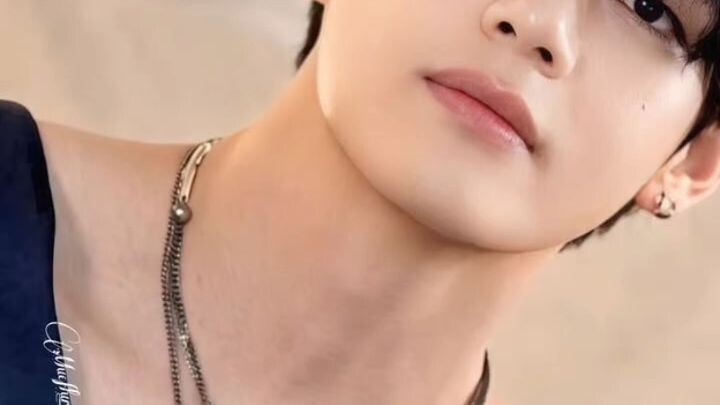 Kim Taehyung Is The Definition Of Handsome  _ V Looking Absolutely Stunning ✨