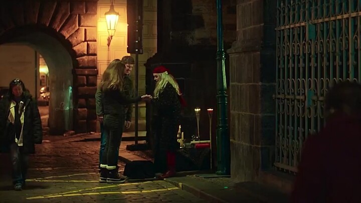 "Pure love appears in a flash"