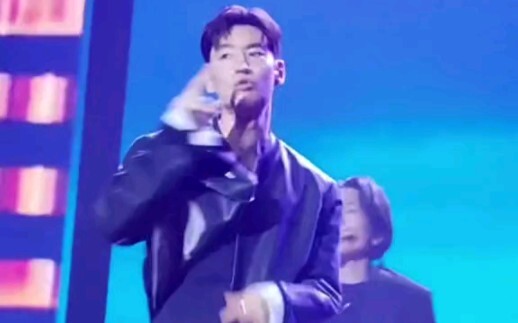 ลีเจฮุนเต้นได้ดีเกินไอดอลทั่วไปแน่นอน!!