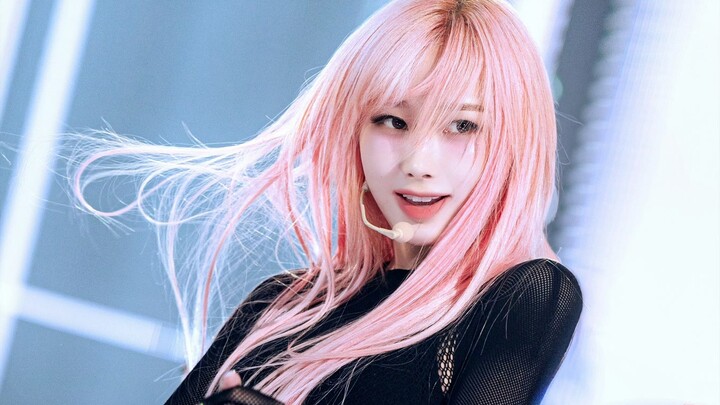 “Those idols who save even the ugliest outfits just with their looks”