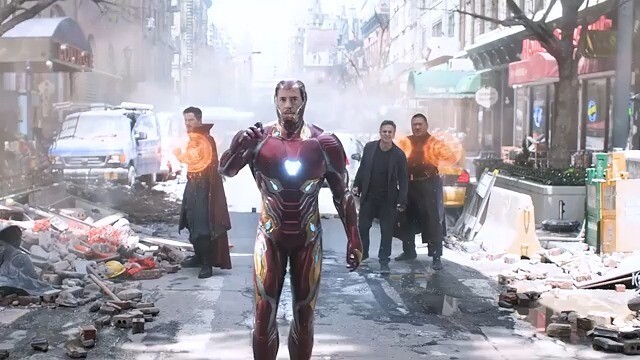 Bạn có đồng ý không? Bộ giáp nano của Người Sắt mới là ngầu nhất! #Marvel