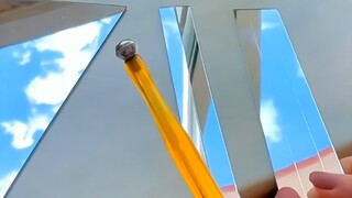 “破碎镜子做成的蝴蝶，美丽又梦幻”