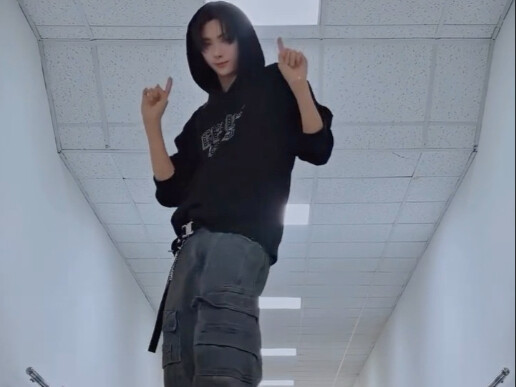 TWS Choi Youngjae Thử thách Lemon Fork Angel