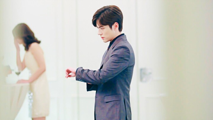 Cười chết! Lại họ Ngụy nữa à! Hình như chẳng cần so sánh giữa các bộ phim đâu nhỉ!