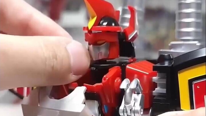 Hôm nay chúng ta đừng xem Gundam nữa mà hãy xem đội robot kết hợp Dino này nhé