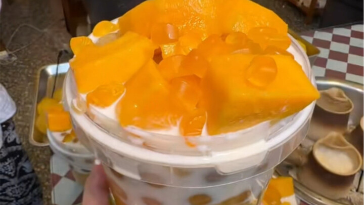 8.8-yuan mango QQ milk tea from a street stall! So delicious!