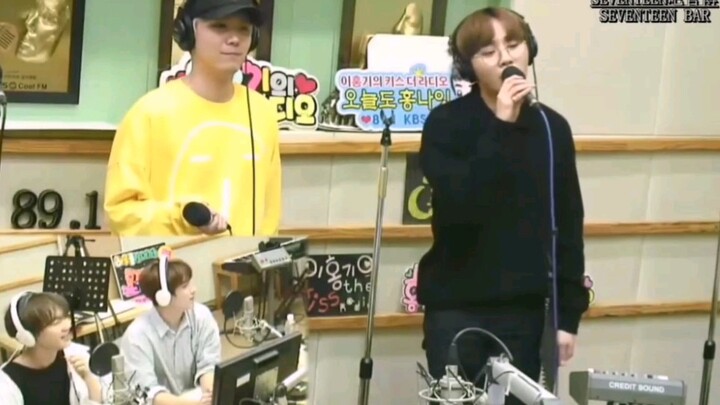 เซิงกวานกับฮงกีร้องเพลง “Wind” ฉบับไลฟ์ ฉันฟังจนจบไปพร้อมกับหรงหรงและโดแกนมี ตื่นตะลึงไม่แพ้กันเลย น
