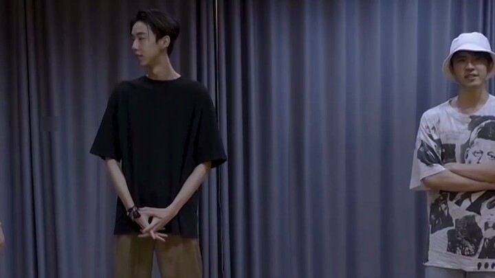 [Subtitel Bahasa Mandarin][COVER] ITZY- WANNABE | Latihan menari harian untuk mengerjai teman