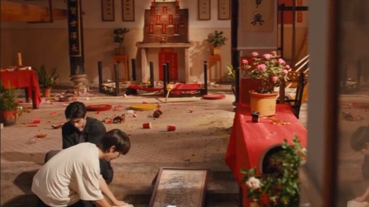 Trailer đầy đủ của “Từ Đường”. Nếu ngươi không trả quần, ta sẽ không tha; nhưng ta có thừa sức lực v