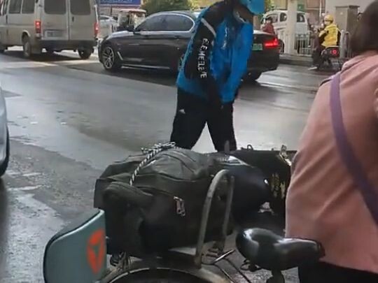 Menjalani hidup seperti puisi