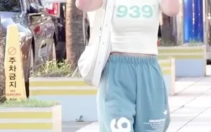 ในชุดสบายๆ