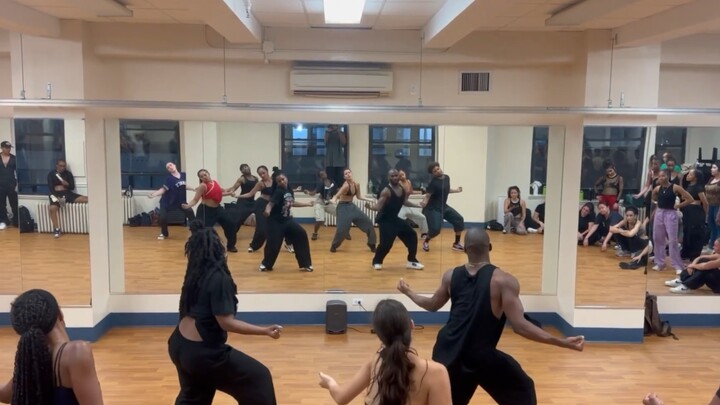 [Original choreography] To be honest, when we battle, we play the original sound source, so it doesn