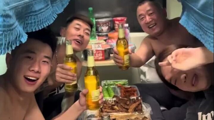 TV Swedia: Pasukan Feng memasuki Gerbang Besar dan bergerak ke selatan