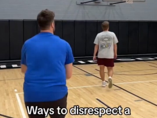 Ném trúng là tôi thua.