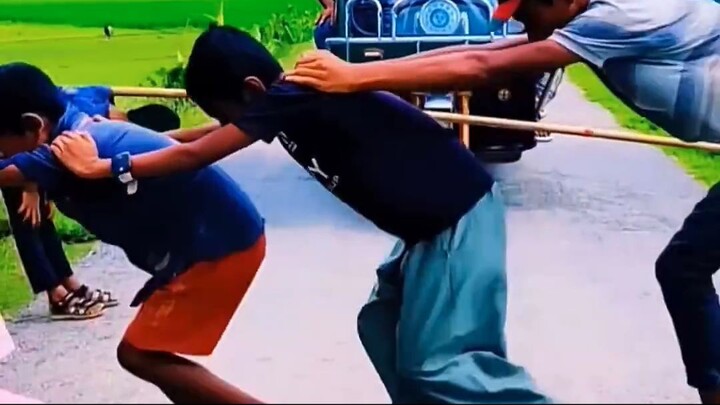 viral train video