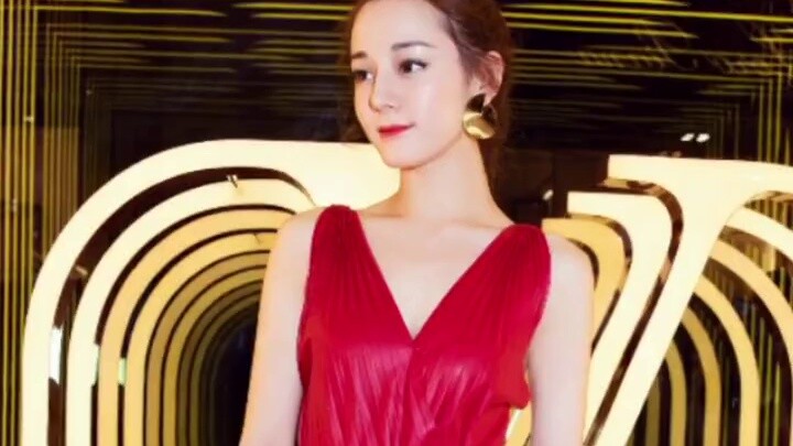 แคมเปญแบรนด์ Valentino สีโปรดของฉัน