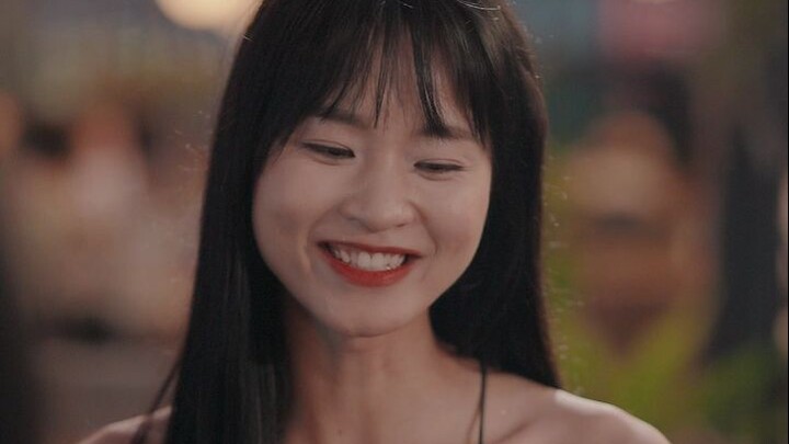 Aku tak mau sembunyi dari dunia untuk mencintaimu diam-diam; aku tak takut pada dunia, aku akan sela