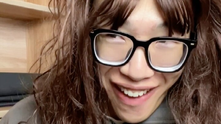 Gak ngerti apa yang dia pikirin…