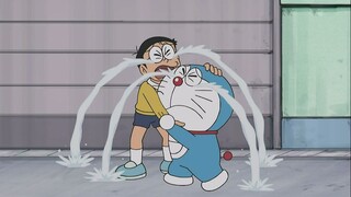 Đôrêmon: Nobita và Xanh Béo nghiện hát Hổ Béo nên nửa đêm đến nhà cậu để nghe cậu ngáy.