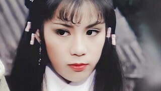 Cô gia nhập làng giải trí với vai Hoàng Dung. Cô là Dung Nhi có độ nổi tiếng cao nhất toàn quốc.