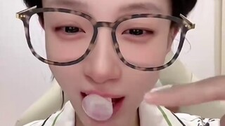 [It's Little Bing Xin] The small refrigerator teaches you how to blow bubbles