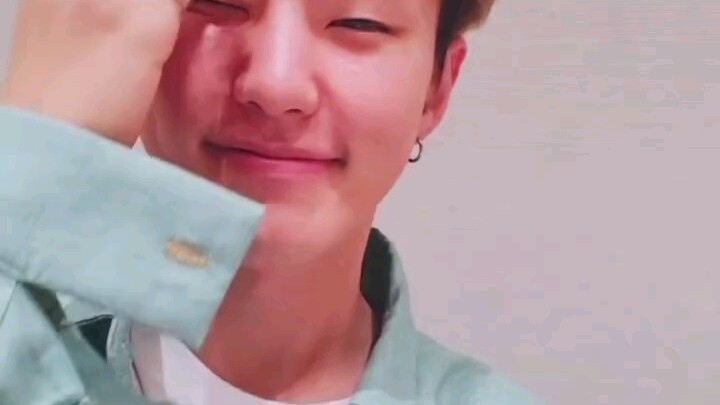 سيفنتين شينغتشيه ومينكيو تعاركا مباشرةً على الهواء، وهوشي انتهز الفرصة للتدخل ههههههه