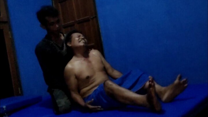 MERINTIH KESAKITAN AKIBAT SARAF KEJEPIT HNP - TOTOK SARAF