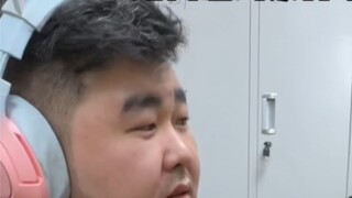 "الملك يحل محل الحب"