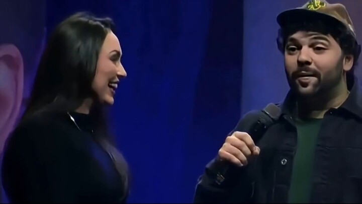 PERGUNTOU SE JÁ USARAM DROGA E A RESPOSTA DELA ANTES DE SUBIR NO PALCO CHOCOU O