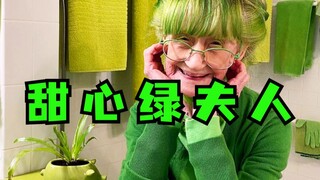 Nenek berusia 82 tahun yang telah berwarna hijau selama 26 tahun, meski sudah tua tetap penuh dengan