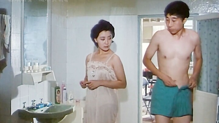 Watch how he leaves two gorgeous women head over heels.