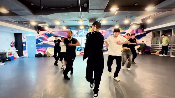 [Zhang Yixing] Instagram Update: "PSYCHIC" Studio Version~