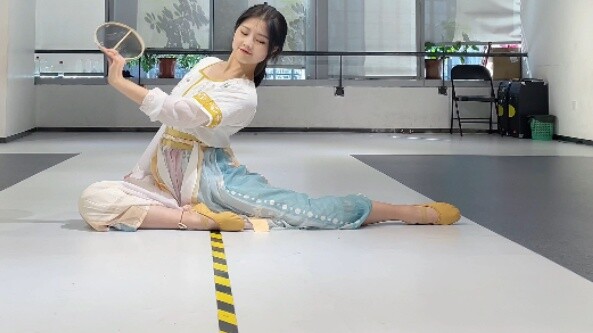 [Kucing Panda] Saya sangat menyukai set Hanfu yang pertama. Raja-raja jaman dahulu gemar menonton se