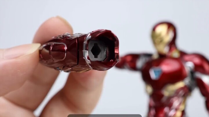 What toys need so many batteries? DLX Iron Man MK50 Accessory Pack THREEZERO Tiger Model Play Share 