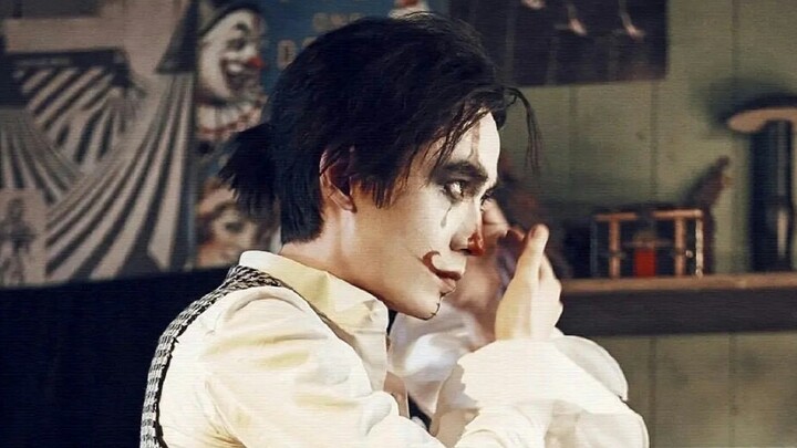 [จูอี้หลง|| ยันเดเระ|| สุภาพบุรุษตัวร้าย] "อะไรนะ? เจ้ากลัวข้าจะกินเจ้ารึ?"