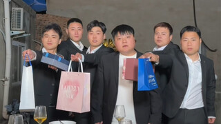 Tôi đã nói rằng tôi thích ở một mình, nhưng đó là vì tôi biết hạnh phúc chẳng liên quan gì đến tôi.