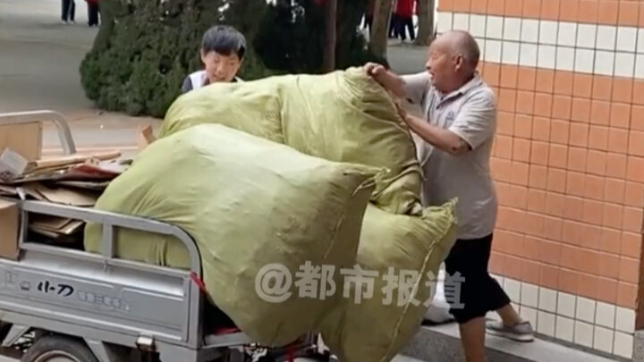 Ngày 27 tháng 5, tại Chu Khẩu, Hà Nam. Cô giáo chủ nhiệm Lý cho biết: Trong giờ nghỉ trưa, học sinh 