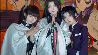 Ai đã hóa trang thành Konohamaru đến xem lễ công chiếu Kimetsu no Yaiba vậy! (Rơi nước mắt