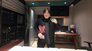 [Lively] Bề ngoài, anh ấy là một diễn viên lồng tiếng, nhưng thực chất anh ấy là một Kamen Rider!