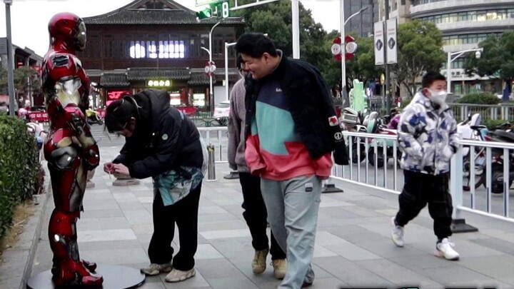 จากราชาสู่นักเล่นบรอนซ์ จะทำให้แฟนสาวของคุณหัวเราะตลอดไป [ความท้าทายแกล้งคน 162]