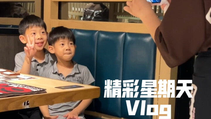 Aku tebak lagi-lagi nontonnya sambil senyum sepanjang waktu, ya?