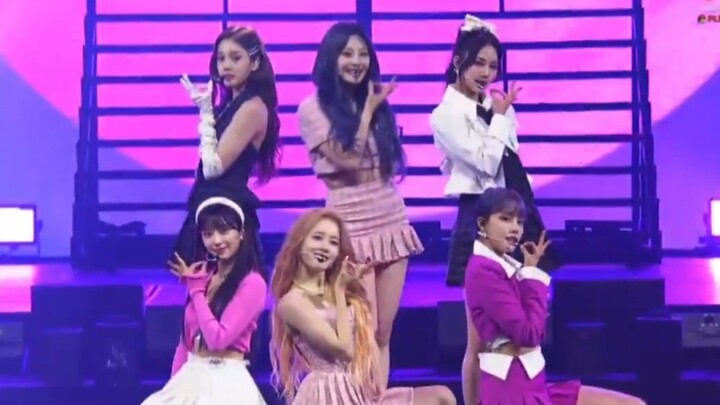 STAYC Teddy Bear + Bubble AAA Awards Ceremony Stage