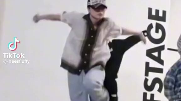 Enhyphen Jay that body roll goshhh!! 😭