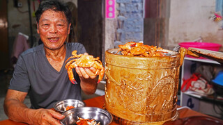Building a rice cooker with a wooden block. Isn't it amazing?